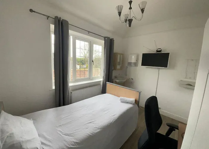 度假居 3 Bed-sleeps 4-gym-hottub-garden-parking *