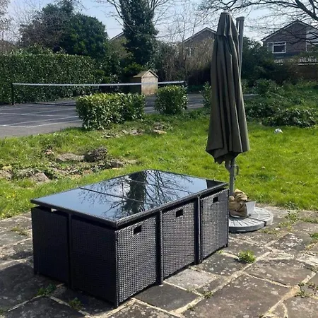 Ferienhaus 6 Bed-sleeps 10-gym-hottub-garden-parking