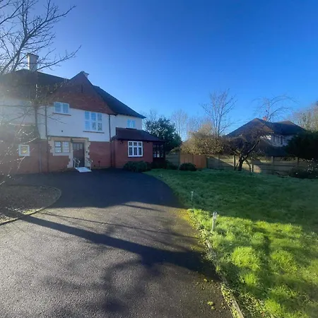 Tatil Evi 3 Bed-sleeps 4-gym-hottub-garden-parking Bristol