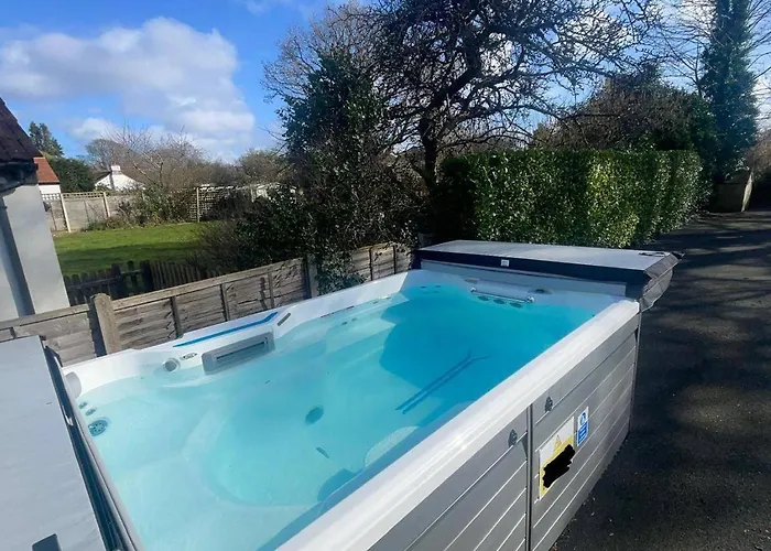 3 Bed-sleeps 4-gym-hottub-garden-parking Dom wakacyjny *
