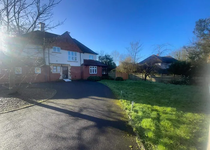 Dom wakacyjny 3 Bed-sleeps 4-gym-hottub-garden-parking Bristol