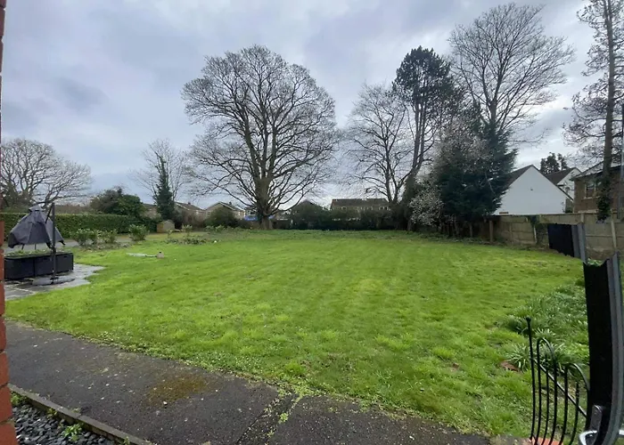 Dom wakacyjny 3 Bed-sleeps 4-gym-hottub-garden-parking Bristol