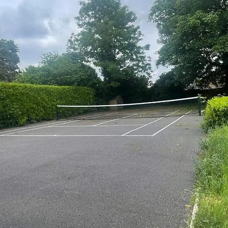 Semesterbostad 3 Bed-sleeps 4-gym-hottub-garden-parking Bristol